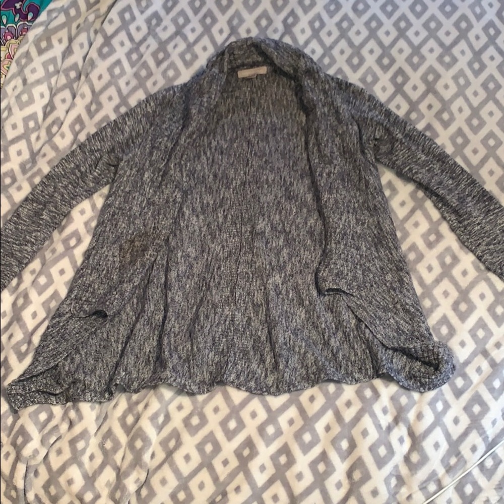 black, white, and gray multicolored cardigan